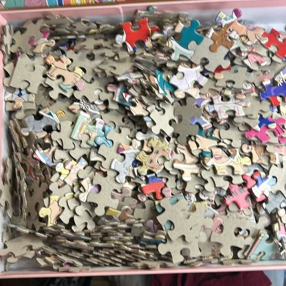 THREE PUZZLES WORLD CITIES PUZZLE, THE GOLDEN GIRLS PUZZLE, JOHN DEERE PUZZLE - Picture 4 of 13